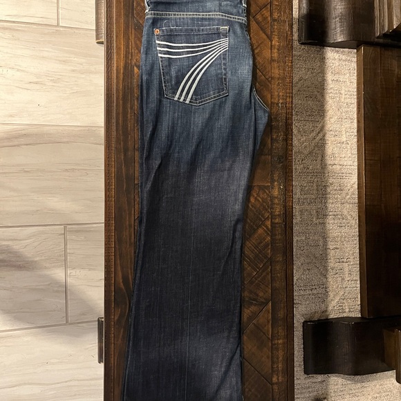 32/30 bought and didn’t fit. They are not stretchy would most likely fit 28-29. - Picture 3 of 3